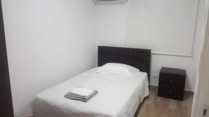 Epistimi 3 Bedroom Holiday House Agia Napa Exterior foto